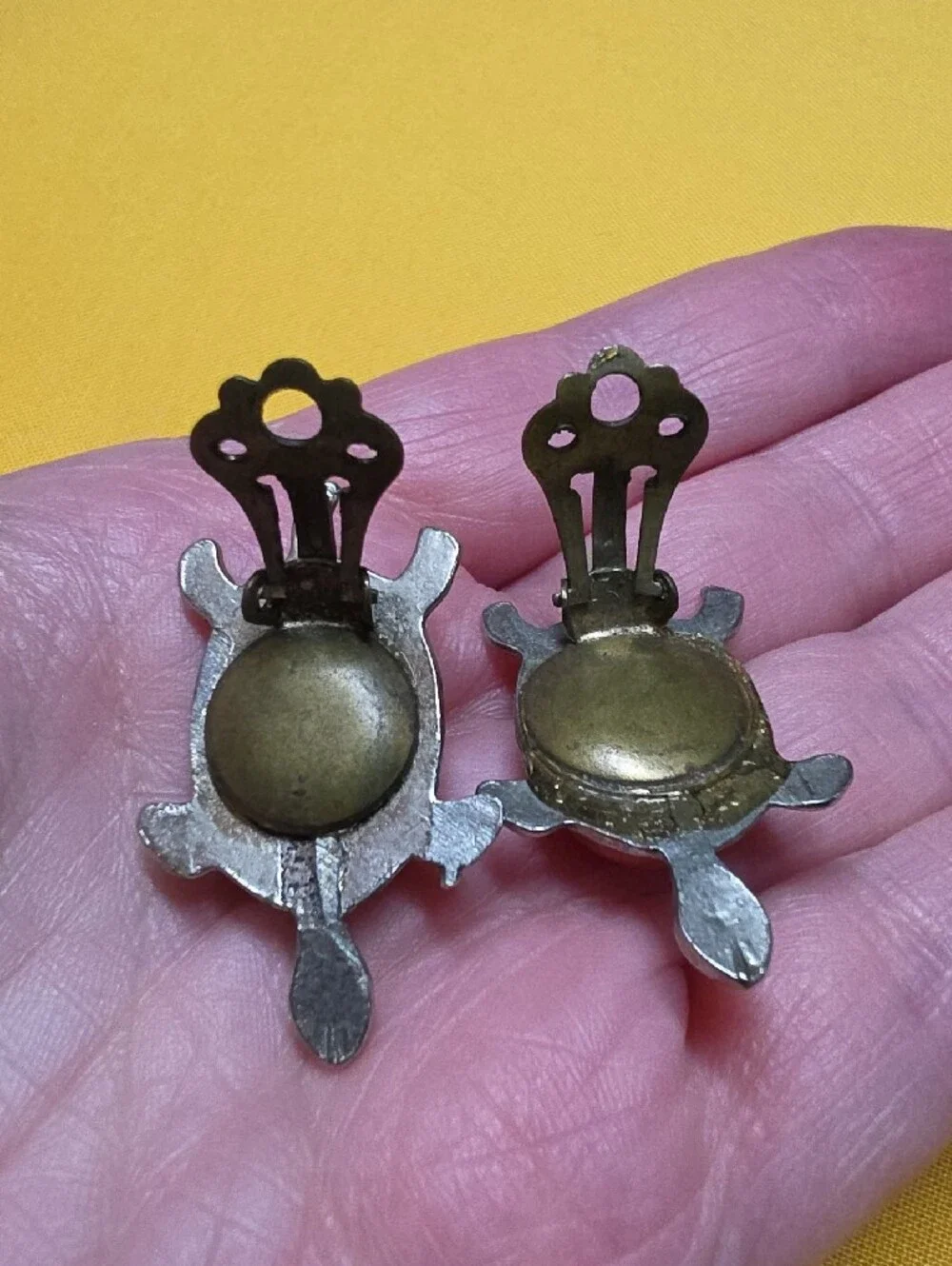 Vtg Costume Jewelry Turtle Lot 12pcs ▪︎ Brooches, Clip Earrings, Pendant - Picture 5 of 9